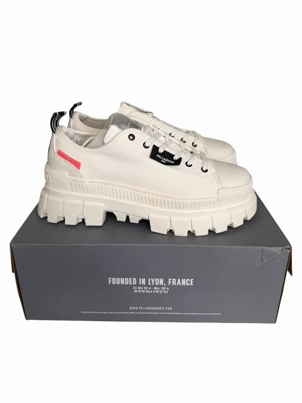 Palladium Revolt LO TX Women's Star White Platform Combat Boot 97243-116-M US 10
